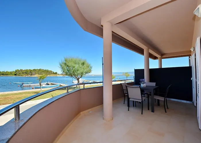 Clara Appartement Nin