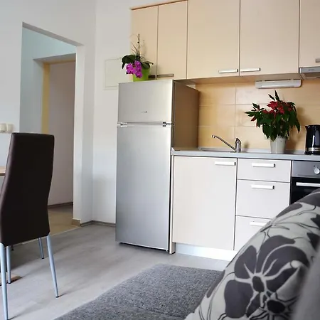 Apartment Clara *