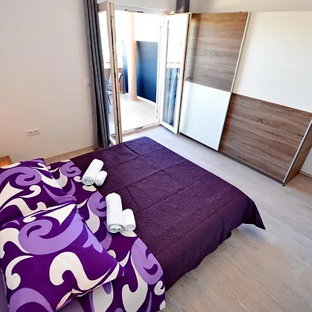 Apartment Clara *