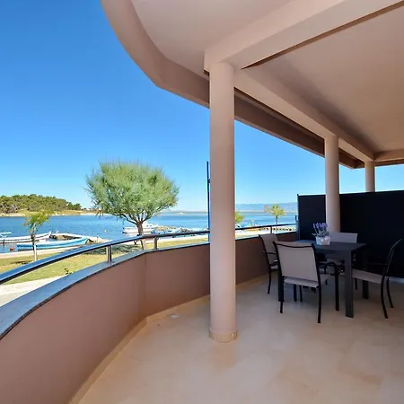 Clara Apartment Nin